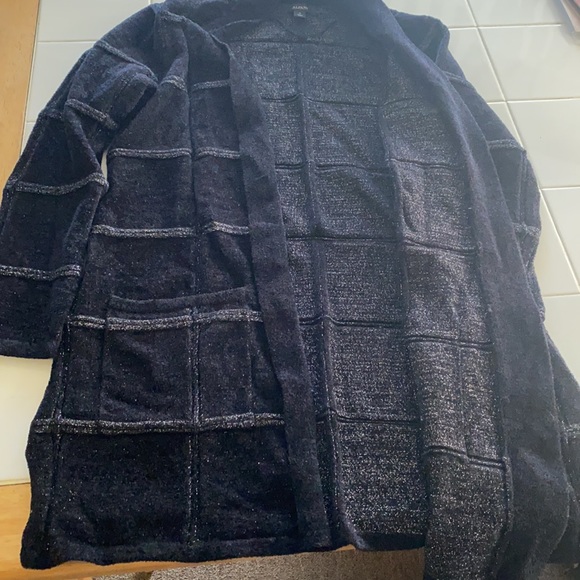 Sweater - Picture 7 of 7